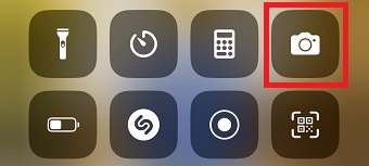『カメラ』アプリのアイコンをタップ