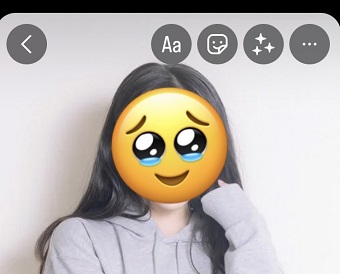 絵文字を顔が隠れるように設定