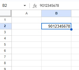 B2セルに「09012345678」と入力したが、先頭の0が消えている