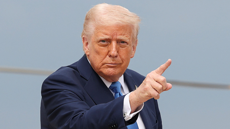 トランプ大統領、銀行がGENIUS法を弱体化と批判。Clarity法成立への支持も