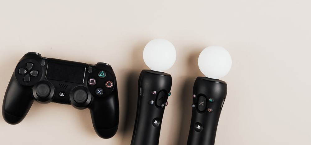 本体・コントローラー・周辺機器をまとめて売るイメージ写真