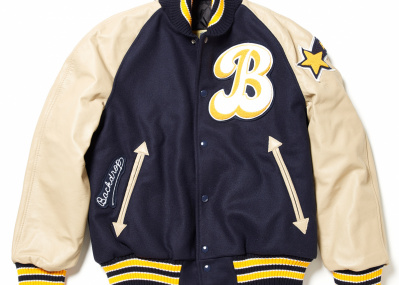 「ポップ・ショップ トーキョー」での来日時に着用していたスタジアムジャンパー