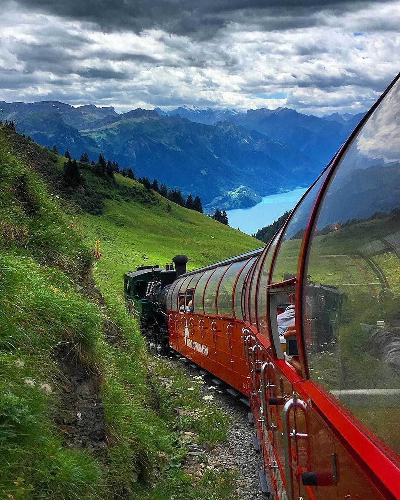 口コミ投稿：Who would you explore Switzerland with?⁣👉 Follow @explore for more! 👈⁣⁣⁣👉 Follo…
