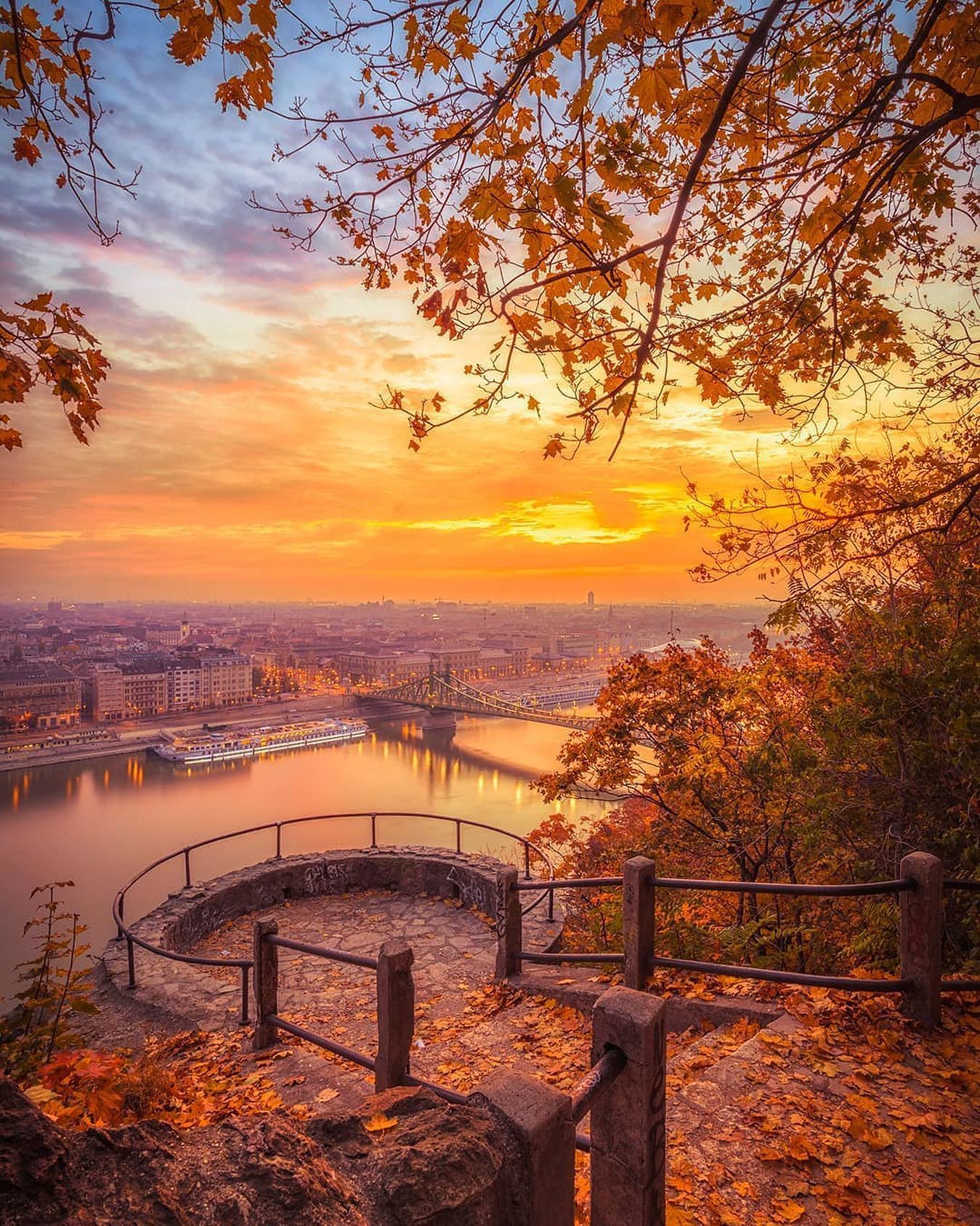 口コミ投稿：Who would you explore Budapest with?⁣👉 Follow @explore for more! 👈⁣⁣⁣👉 Follow @…