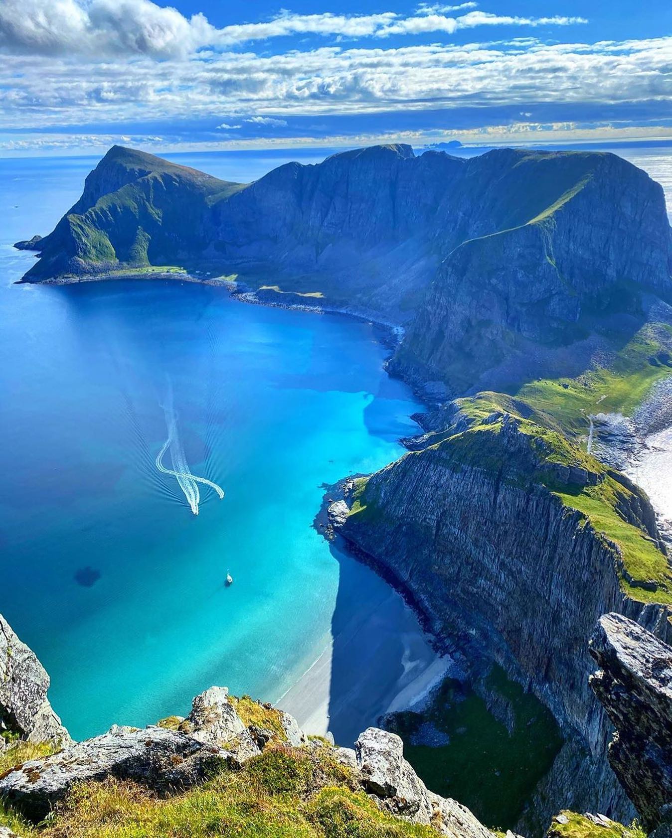 口コミ投稿：Who would you explore Norway with?⁣👉 Follow @explore for more! 👈⁣⁣⁣⁣👉 Follow @e…