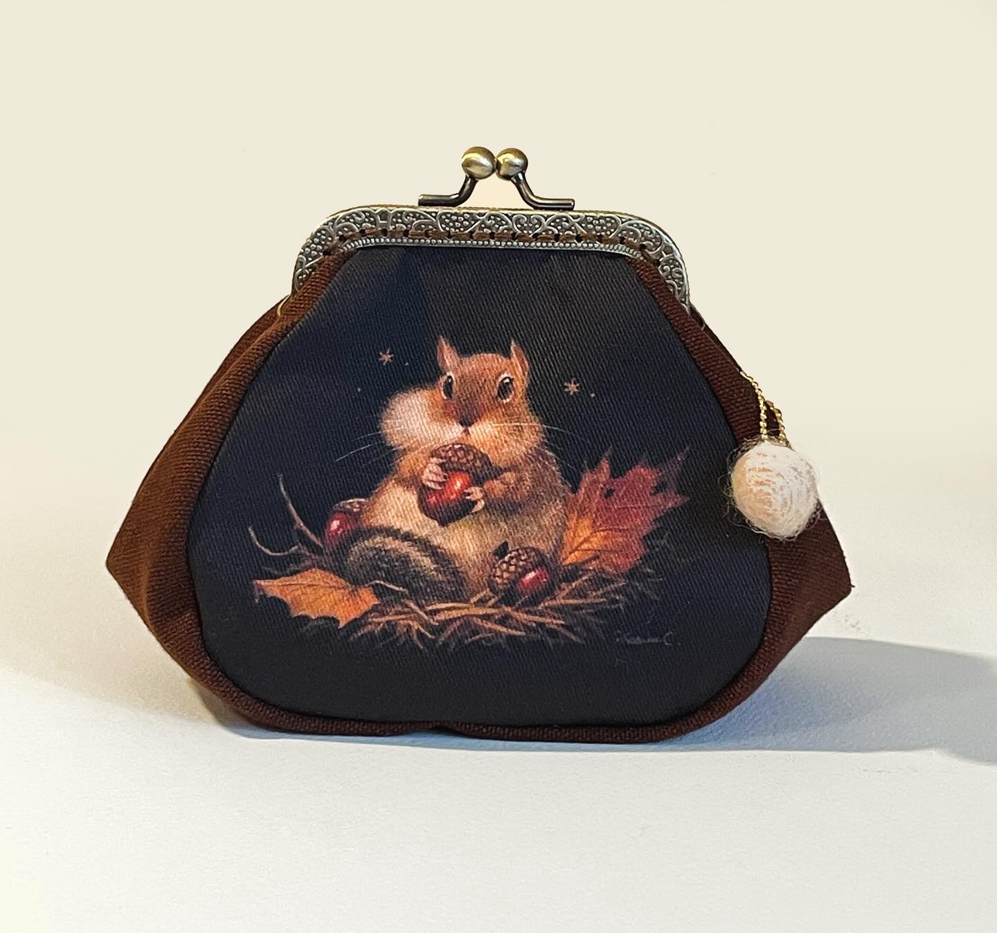 口コミ投稿：First Day of Fall🍂🍁 Squirrel and acorn pouch is ready for the Fall🤎#squirrel #h…