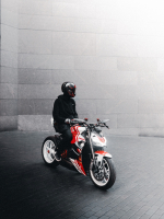 Slow down and be cool 😎. 📸 @twenty_juan_ .....#ducati #ducatistreetfighter #streetfighterv2 #…のInstagram画像