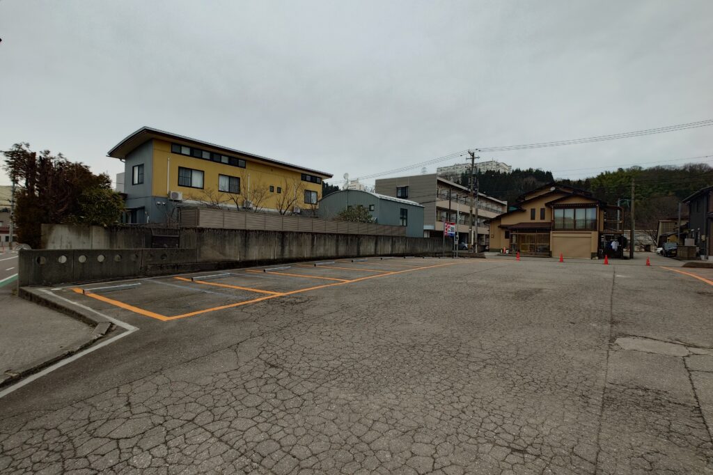 金沢市末町1-186-1のコインパーキング予定地の外観。末町エリア初の時間貸し駐車場（約20区画・24時間500円、前払いチケット制）