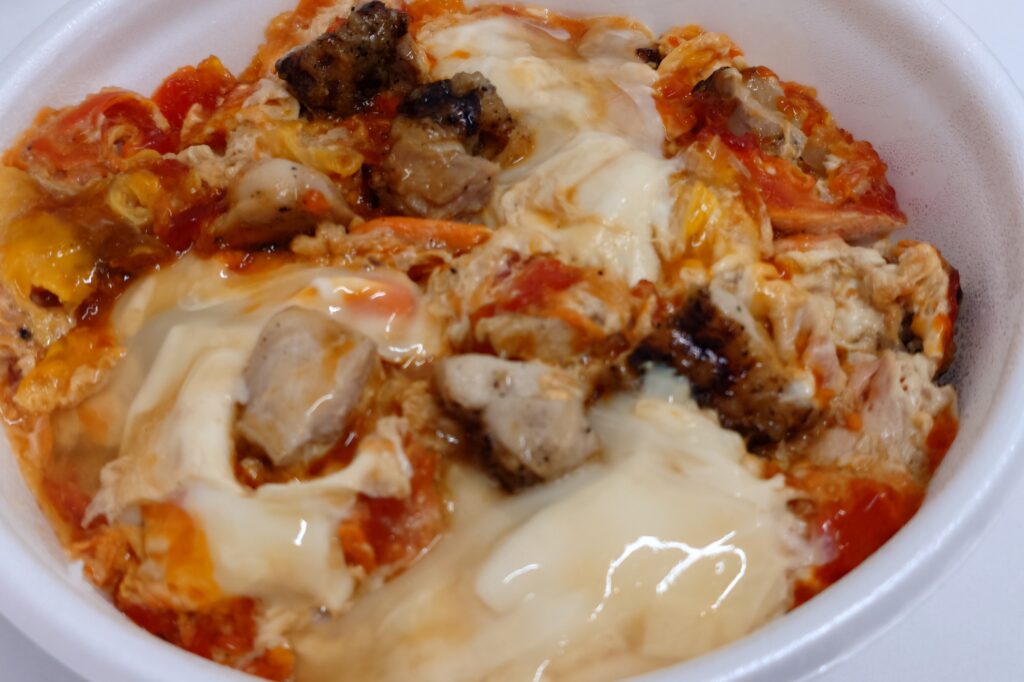 そば処大藪の炭火焼き上親子丼|炭火の香ばしさが染みた金沢の人気親子丼・高山不動産の繁忙期給食