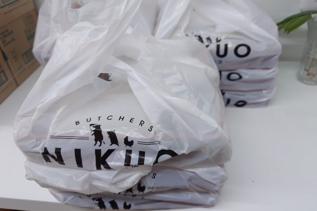 ニクオのNIKUOスペシャル弁当(ステーキ入り)|高山不動産 繁忙期給食