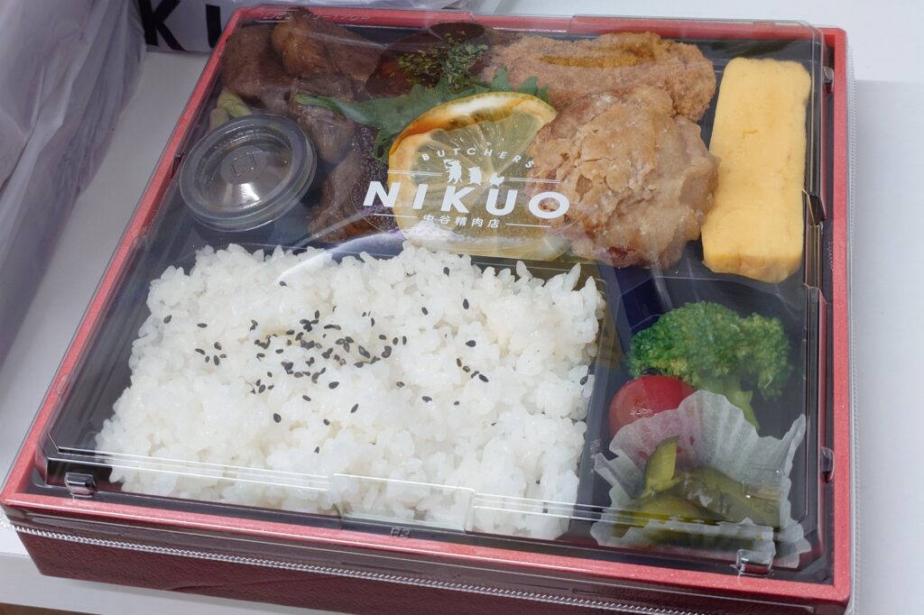 ニクオのNIKUOスペシャル弁当(ステーキ入り)|高山不動産 繁忙期給食