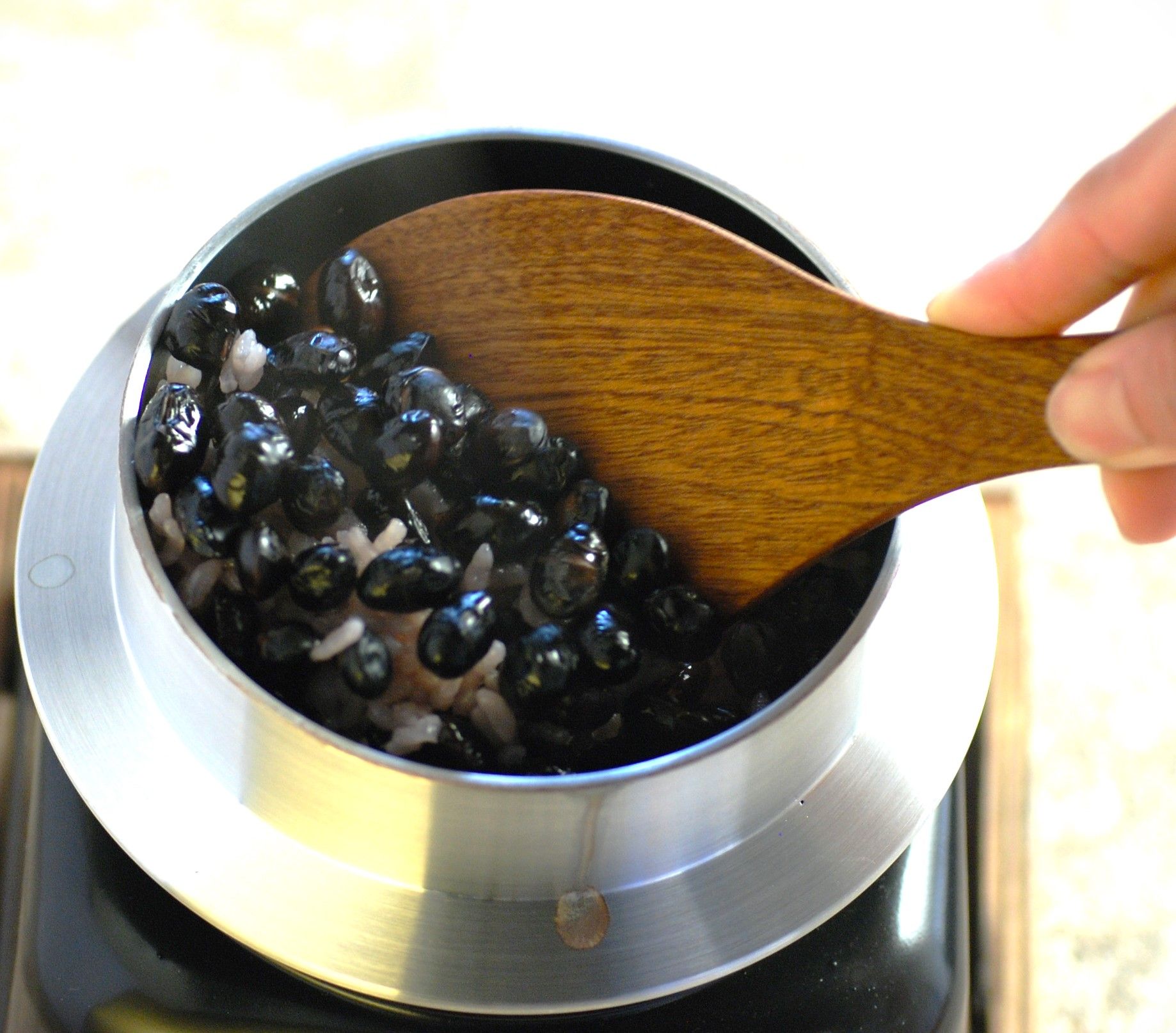 ⑲釜炊き　丹波黒豆ごはん1.JPG