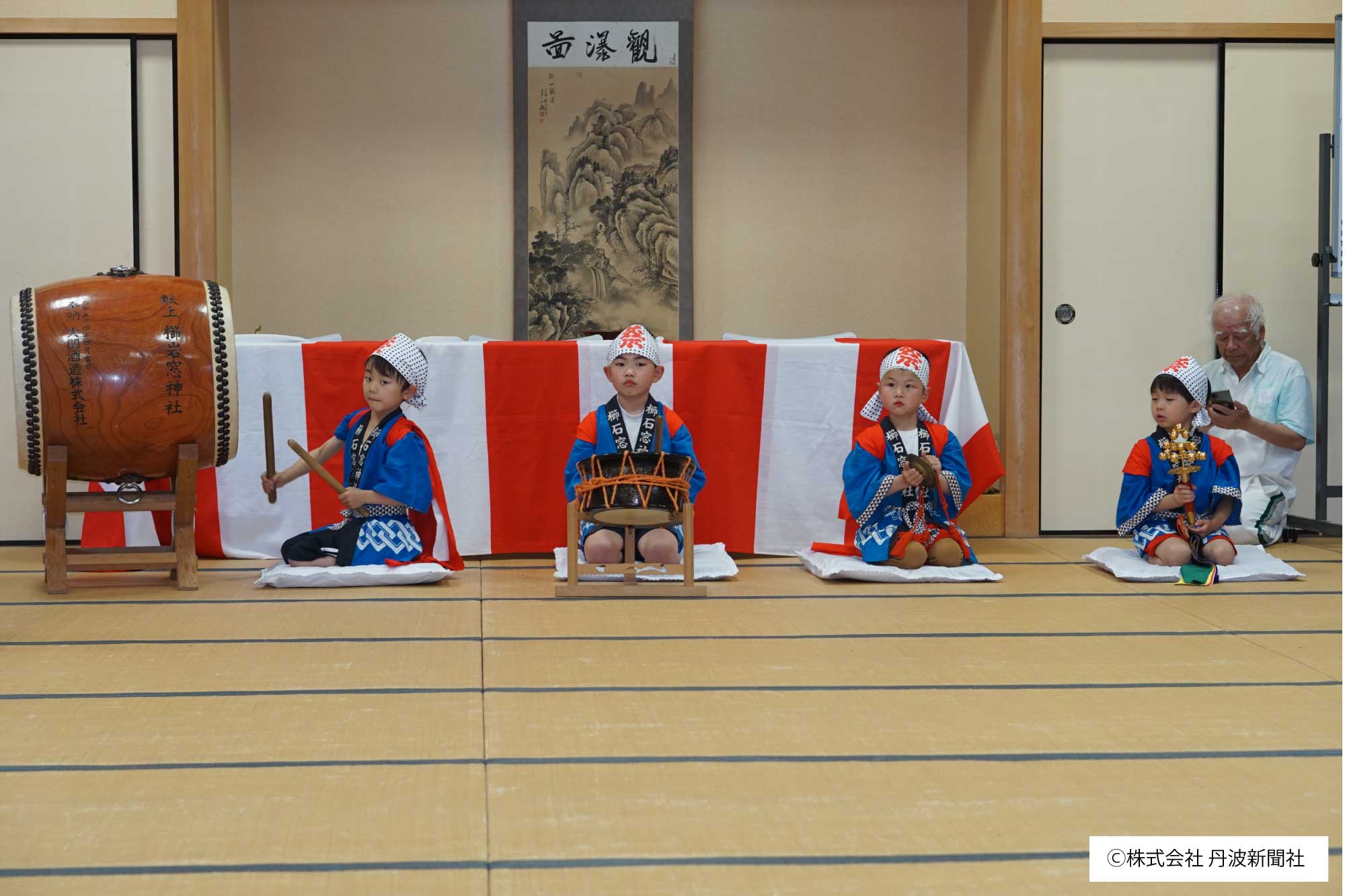 9.k0502櫛石窓例祭４8_01.jpg