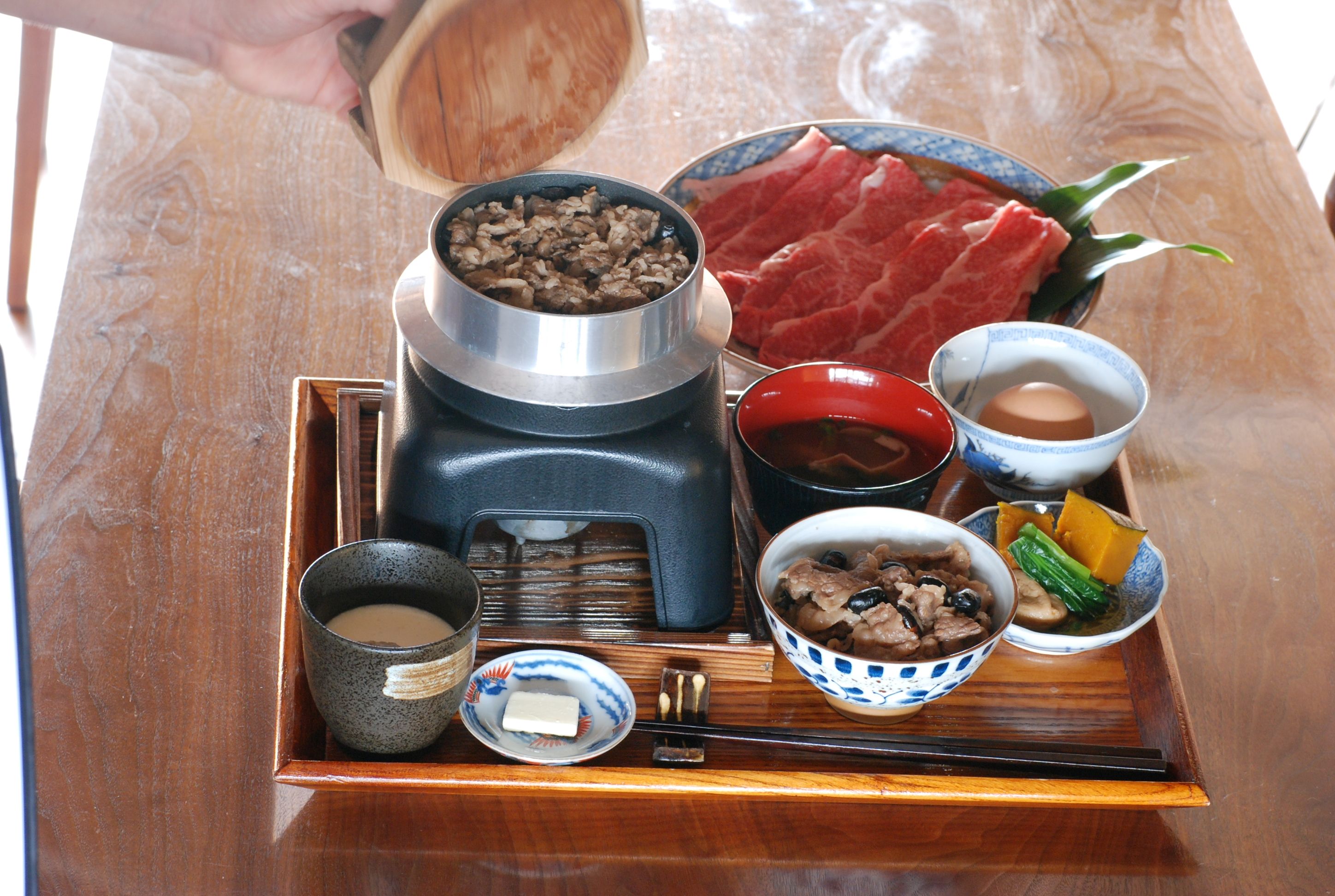 ⑲釜炊き　和牛と黒豆ごはん膳１.jpg