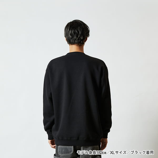 モデル身長182㎝／XLサイズ／ブラック 着用／背面シルエット