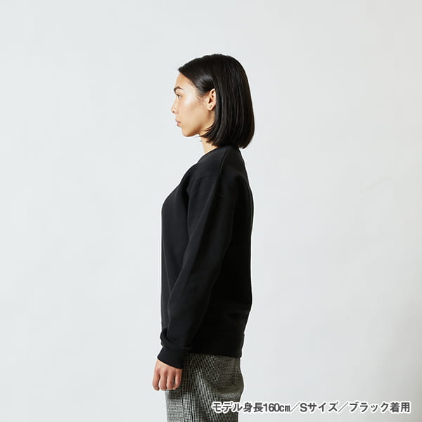 モデル身長160㎝／Sサイズ／ブラック 着用／サイドシルエット