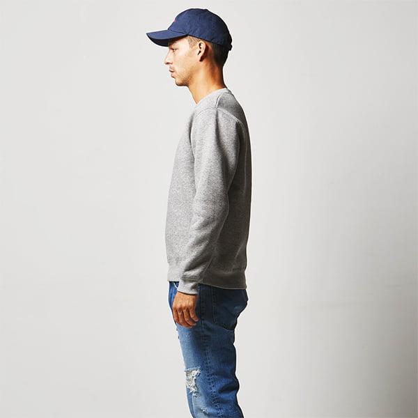 モデル身長182㎝／Mサイズ着用／サイドシルエット