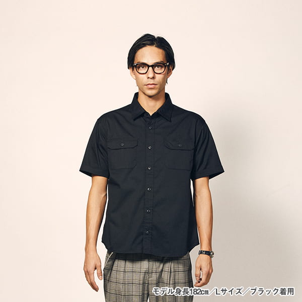 モデル身長182㎝/Lサイズ/ブラック 着用/正面シルエット