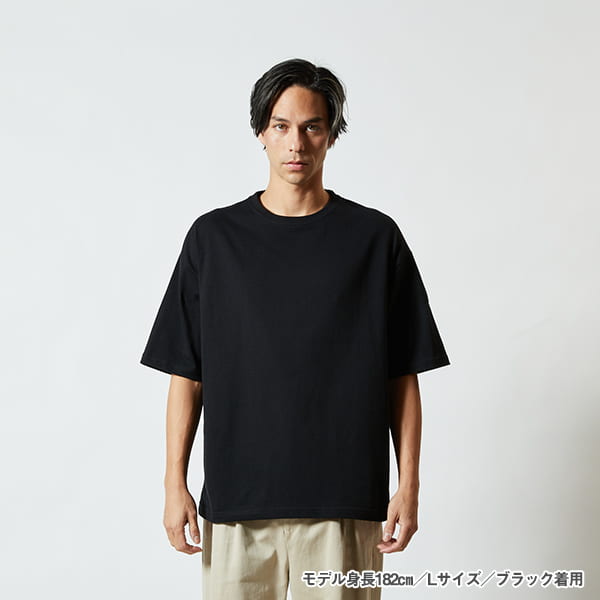 モデル身長182㎝/Lサイズ/ブラック 着用/正面シルエット