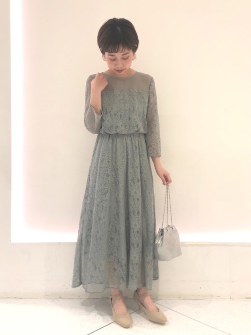 ショートヘアに似合う服装は 年代別 季節別のおすすめコーデ18選 パート 7