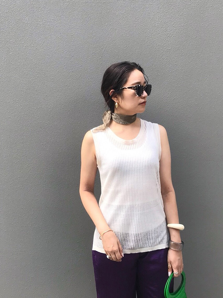 サマーニットの色別おすすめコーデ9選 大人の夏ニットの着こなし