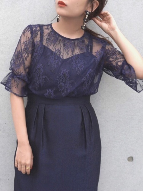 ネイビーワンピース アクセサリーコーデ 品のある大人女子へ