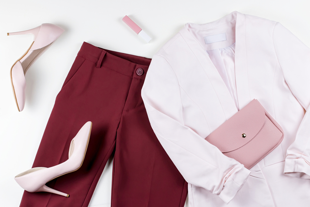 会社見学の服装にお悩みの女性へ マナーから着こなしまで徹底解説