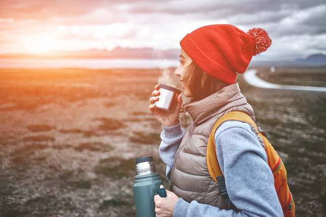 アイスランドで氷河やオーロラ観測時の服装は 季節の気候や持ち物も
