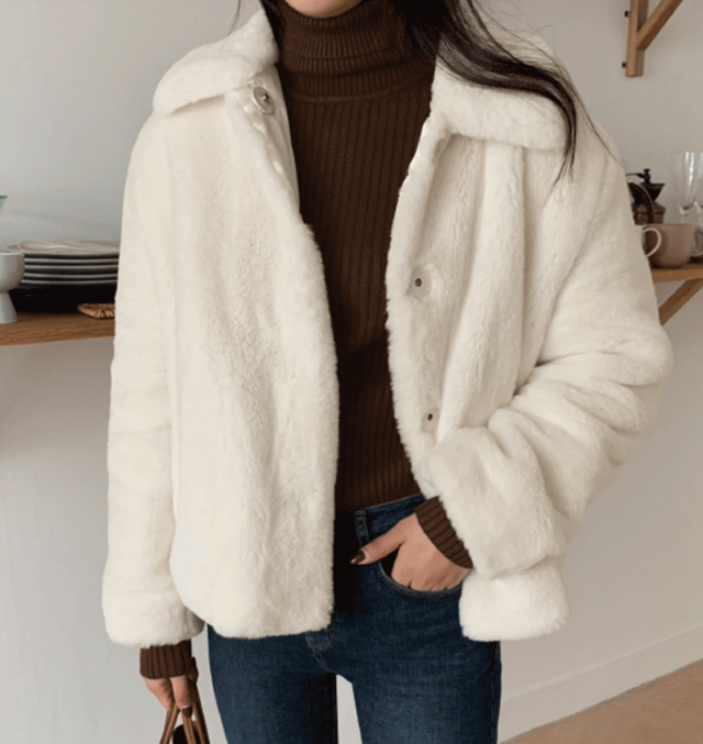 ショートコートはあらゆるシーンのコーデに活躍 大人の着こなし術