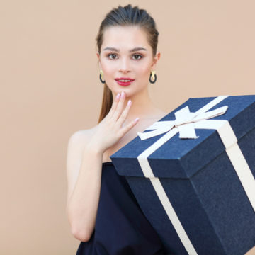 紺色を選ぶ真相心理とは？ネイビーが好きな人の特徴や効果、ファッションについてもご紹介