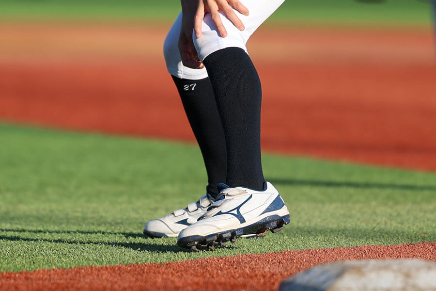 【少年野球ダイジェスト】足首の硬さが野球上達を阻む？ しゃがめる体と“骨の操作”で掴む、地面反力のコツ（’26 3/7）