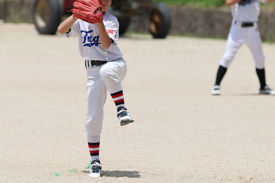 【少年野球ダイジェスト】制球難の原因は「足の裏」？ 現代っ子に不足する感覚を養う自宅トレーニング（’25 11/2）