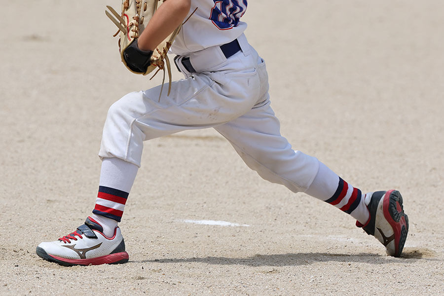 【少年野球ダイジェスト】球速アップに欠かせない“地面を蹴る力”！低学年に最適な「ハイハイ＆カエル」ドリル（’26 2/22）