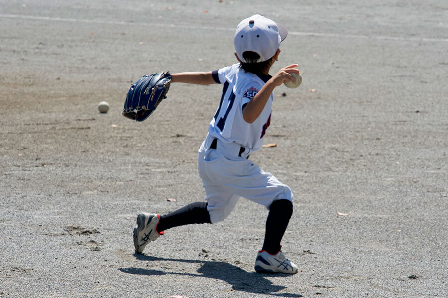 【少年野球ダイジェスト】肘が下がるフォームの根本原因を解消!肩甲骨の可動域を広げる「ネコポーズ」(’25 12/1)
