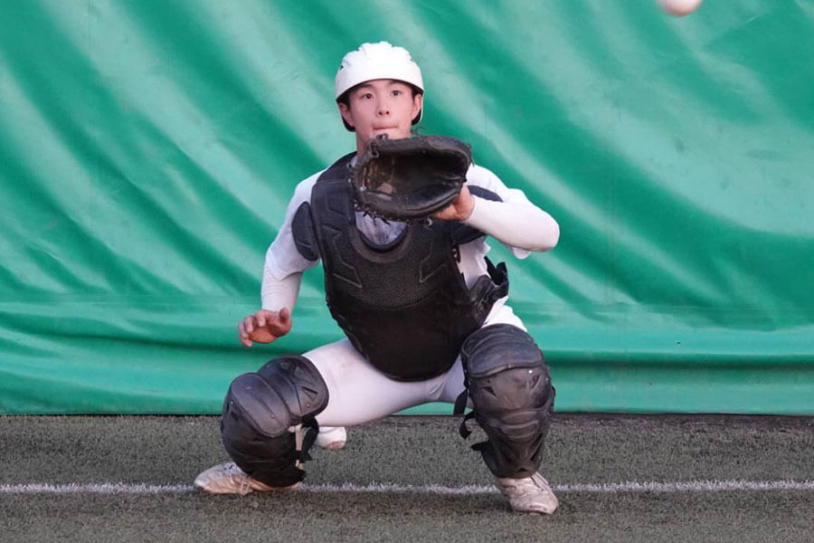 【少年野球ダイジェスト】ブロッキング上達の鍵は「前に出ない」！ 報徳学園コーチが説く脱力の極意（’26 1/11）