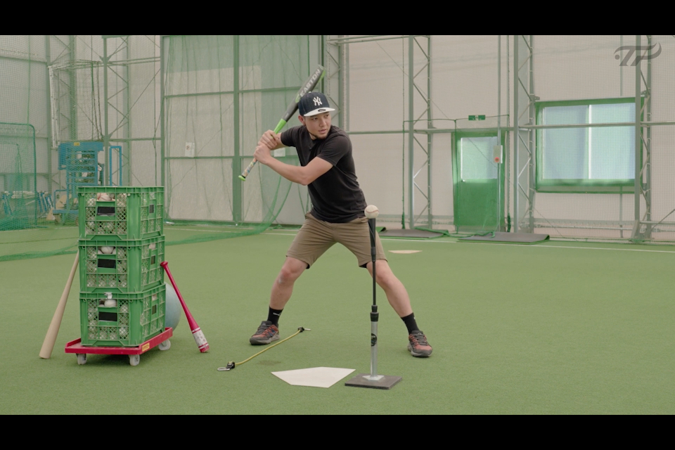 打球飛距離が10～15mも“激変” 球威に負けないスイングを生む「下半身の