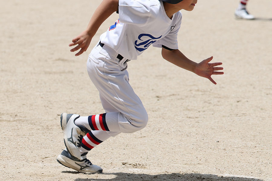 【少年野球ダイジェスト】走力アップに不可欠な「止まる力」!お尻をグッと使う「123ストップ」の極意(’25 11/26)