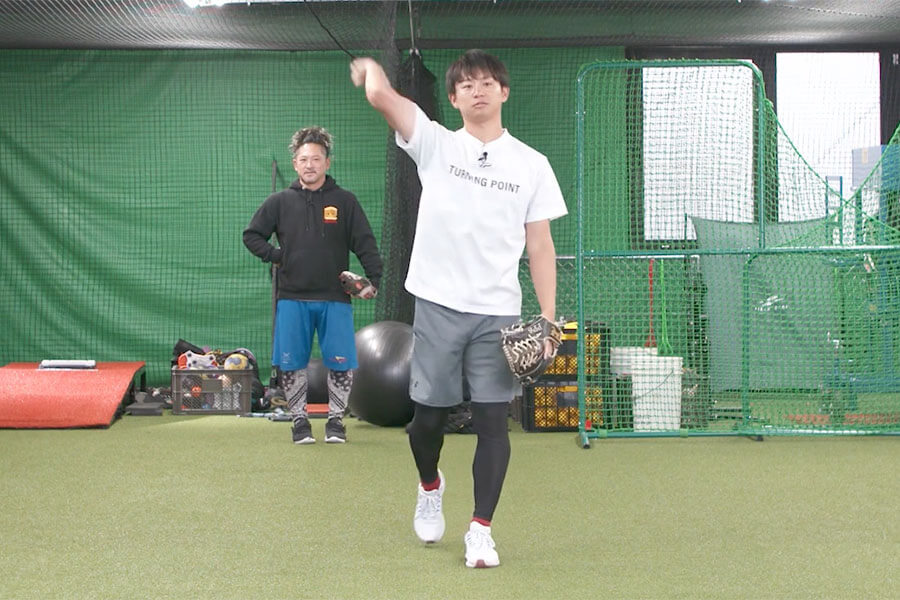 【少年野球ダイジェスト】「線路」を歩けば制球力アップ！？低学年のコントロール難を解消する魔法のドリル！（’26 4/19）