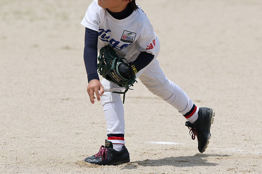 【少年野球ダイジェスト】球速アップへ不可欠な「支える力」！ 低学年から始めたい逆立ちドリル（’26 2/17）