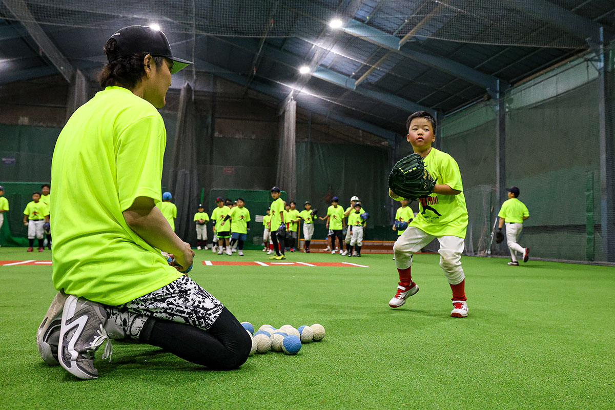 キャッチャー初心者に、何から教える？ 捕手指導のプロ・緑川大陸が教える「最初の一歩」