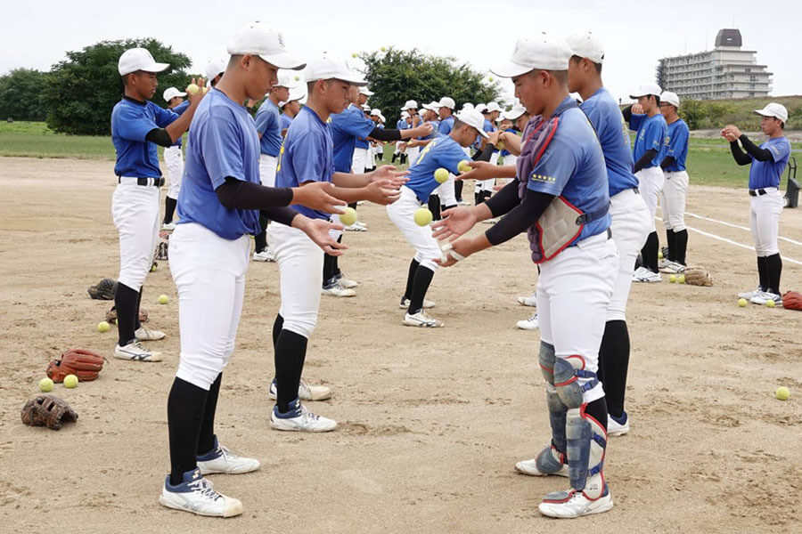 【少年野球ダイジェスト】キャッチボール前に“お手玉”? センスを磨く中学軟式強豪の基礎ドリル(’25 11/8)
