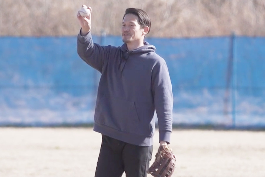 【少年野球ダイジェスト】「強く低く」はもう古い? 名手が勧める“山なり送球”の極意(’26 1/10)