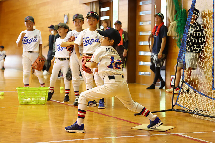 【少年野球ダイジェスト】多賀少年野球クラブの「4年生」重視論 屋内練習で磨く“巧みさ”の秘密(’25 10/26)
