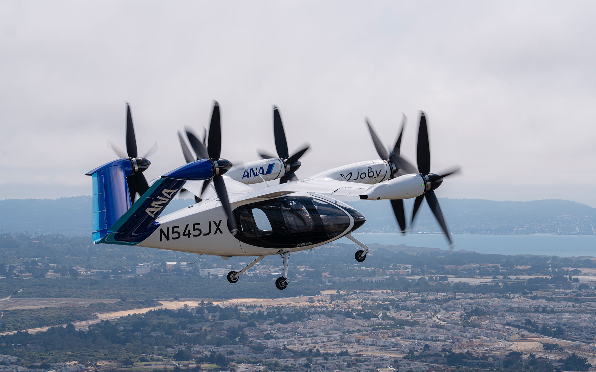万博の空に描く美しき8の字…“空飛ぶクルマ”がテイクオフ！2027年 ANAが実現目指す「エアタクシーサービス」