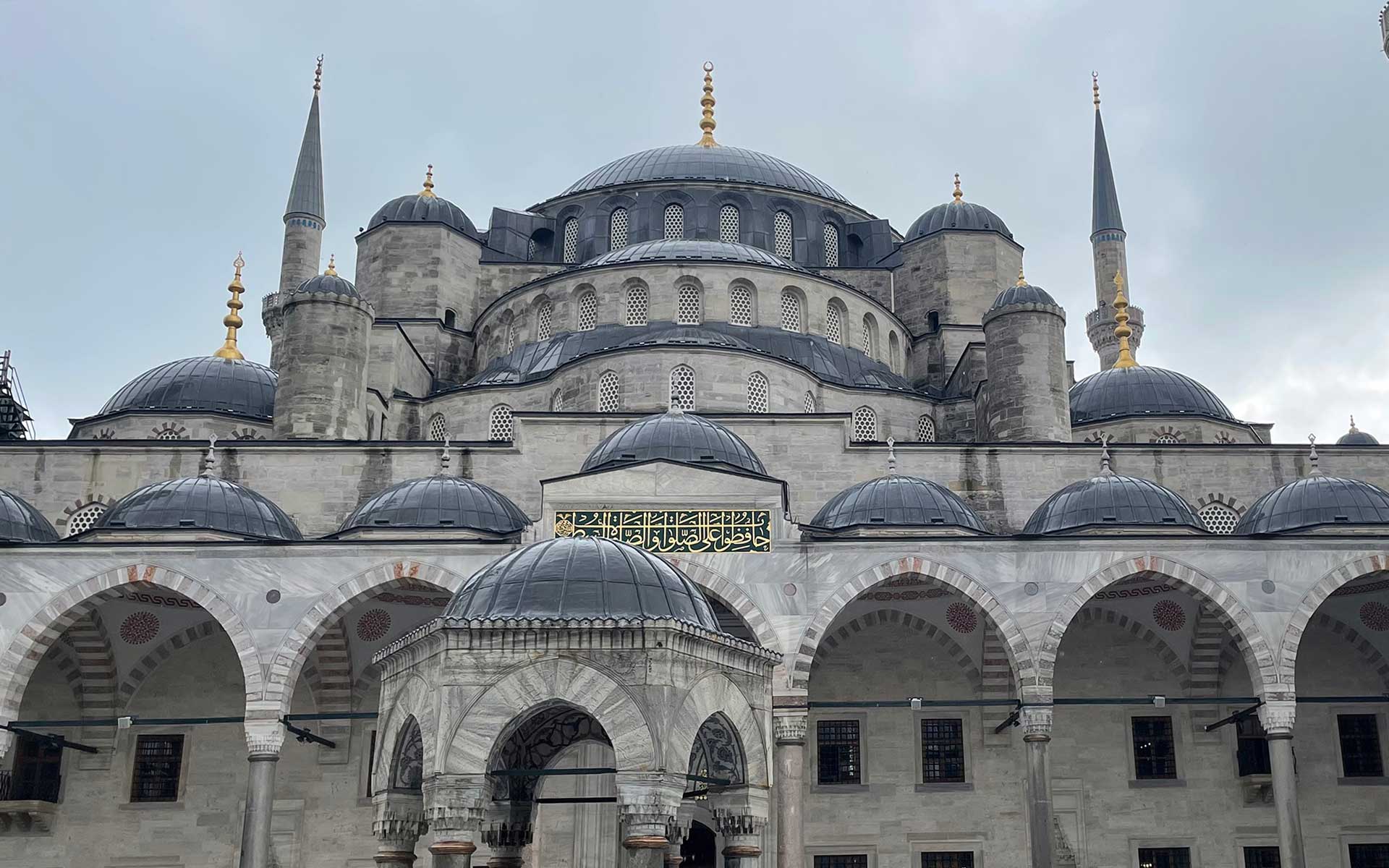 イスタンブールで食べるサバサンド　おすすめは海が見える屋台！【ANAで行く魅惑のトルコ旅】