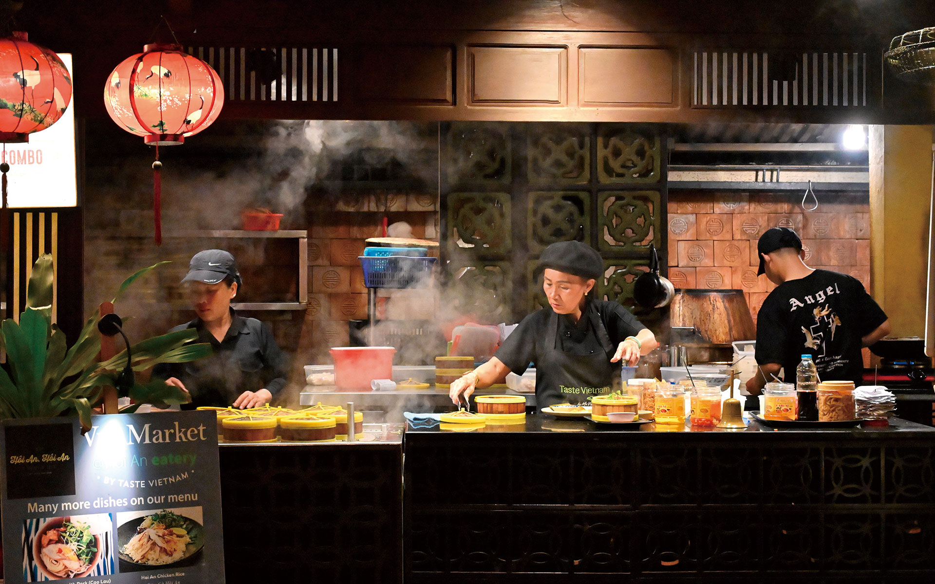 ベトナムで最先端のバインミーを楽しむ ホイアンのライブ感にあふれる食