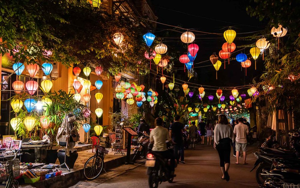 ベトナム中部で出合う歴史と暮らし　世界遺産ホイアンと白砂のビーチへ｜翼の王国厳選