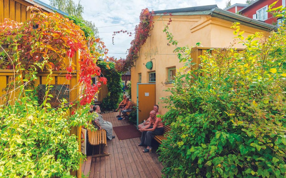 フィンランドはなぜ「世界一幸せ」？ サウナ文化に息づく精神とルーツを探る