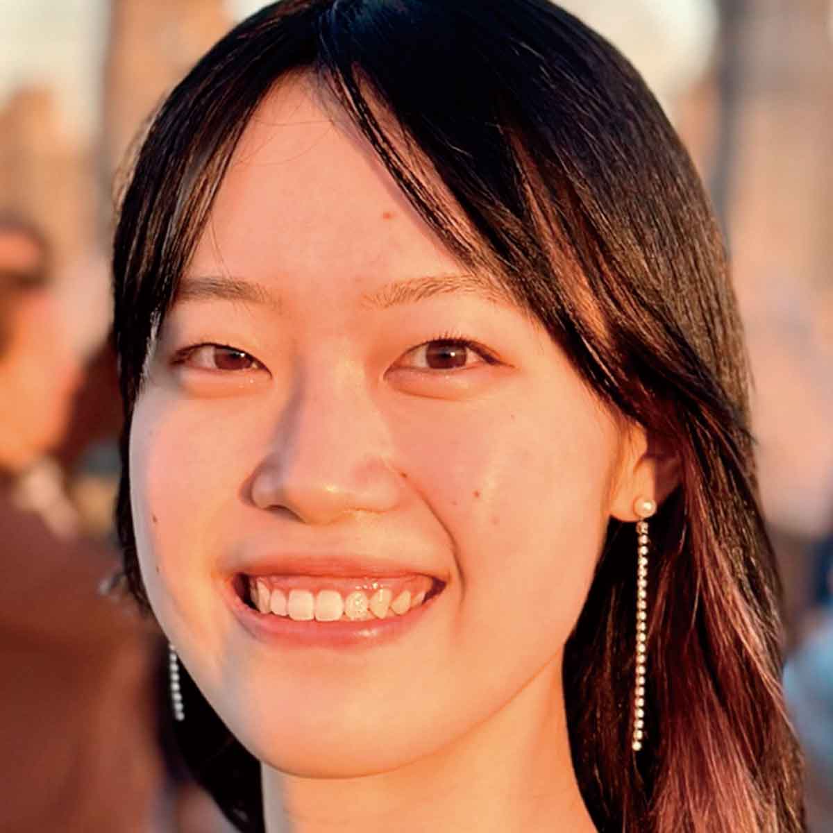 市川 音和 写真