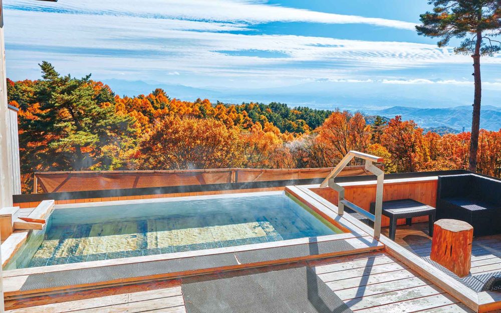 800年湧き続ける温泉目指して登山電車で雲の上へ　長野の本格フィンランド式サウナ記事写真